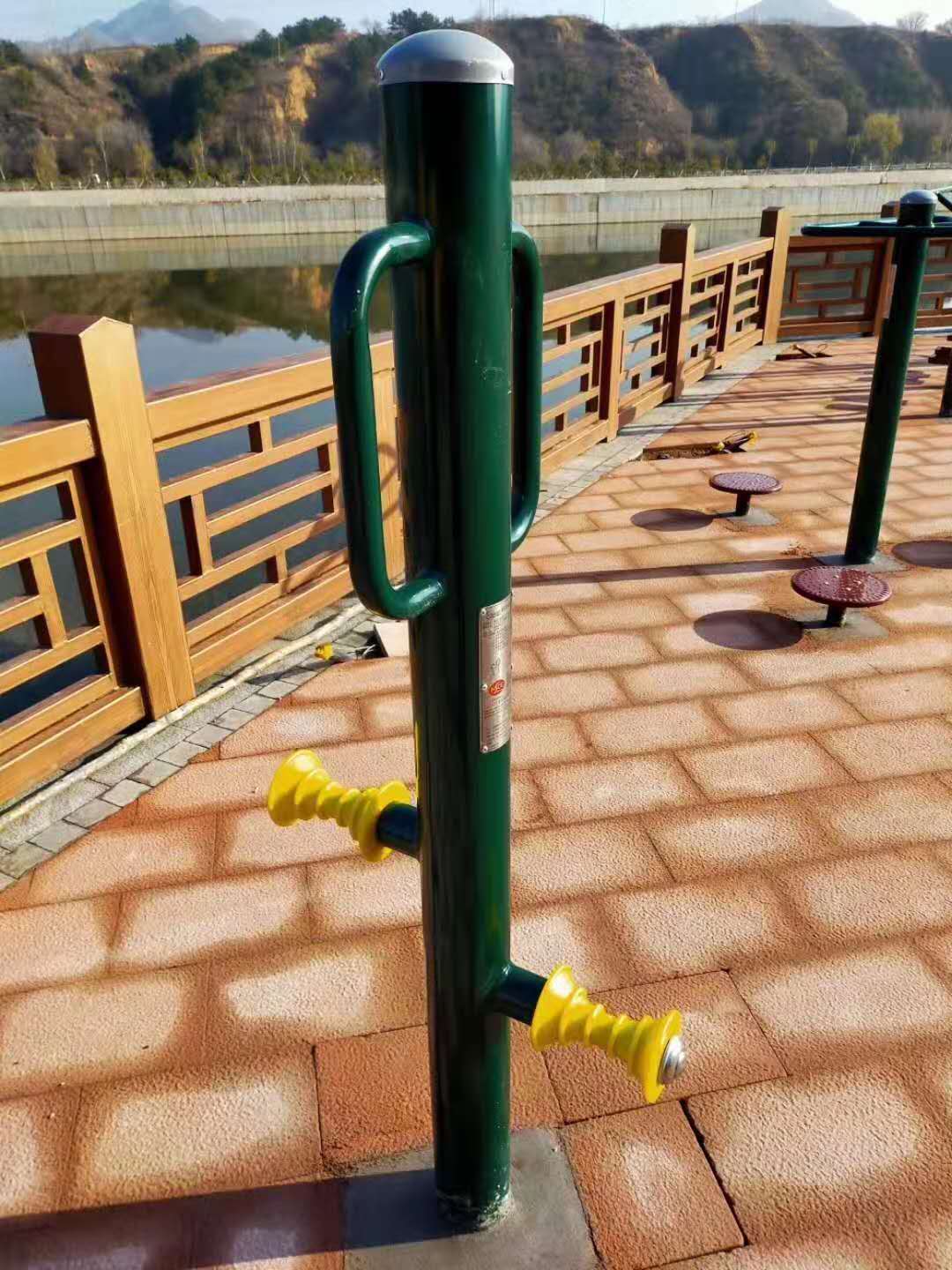 健身路徑器材